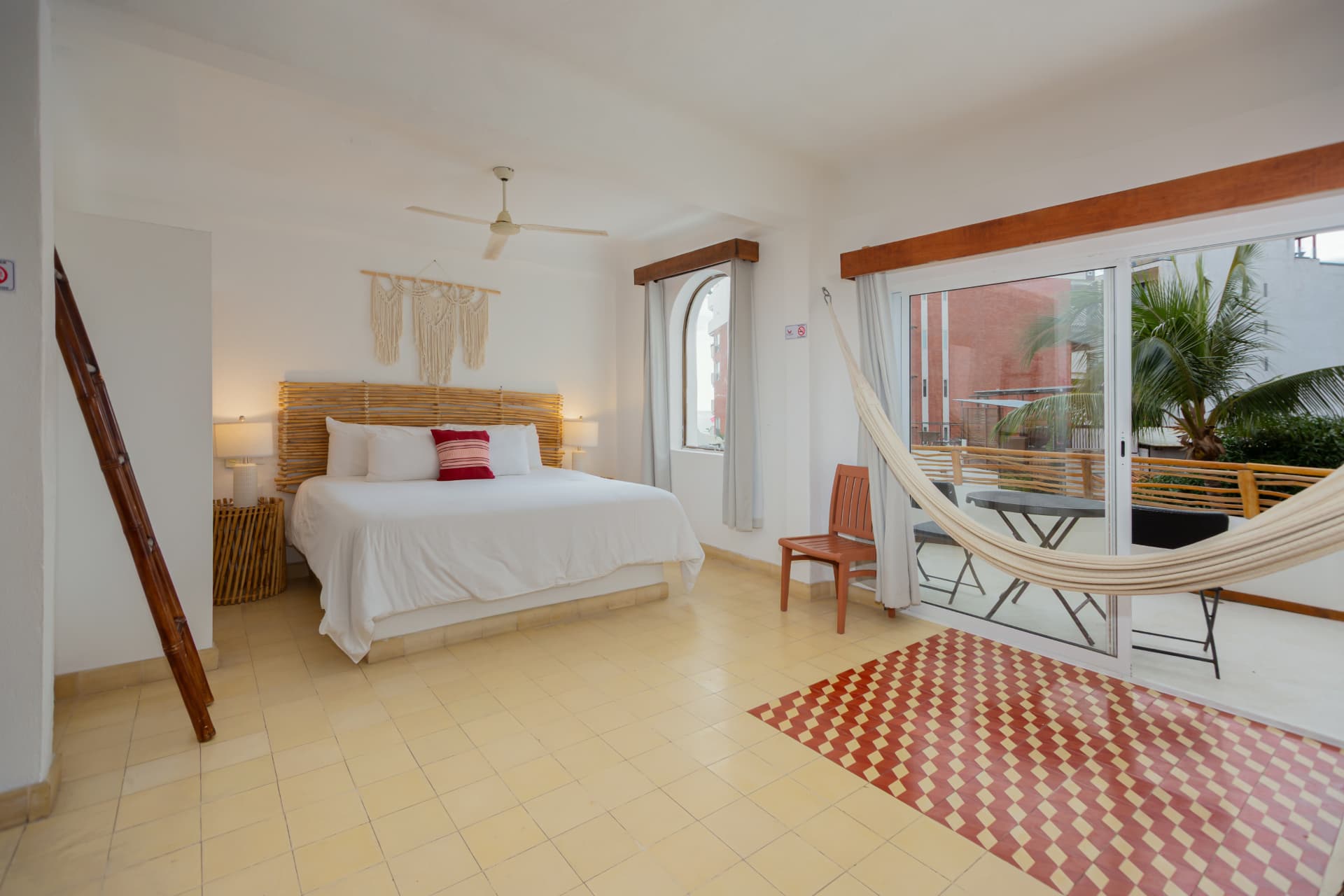 Premium King - Partial Ocean View y Balcón